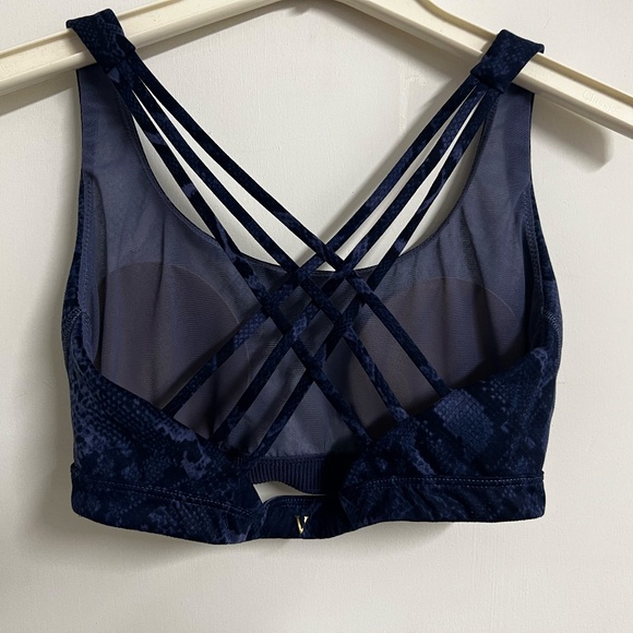 Victoria's Secret Blue Snakeskin Print Sports Bra - Picture 3 of 4